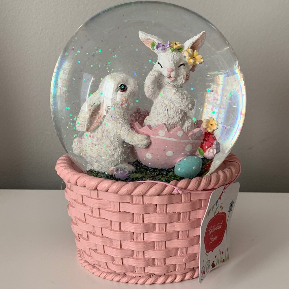 Easter spring waterglobe bunny rabbit easter basket brand new ✨🌸🐇